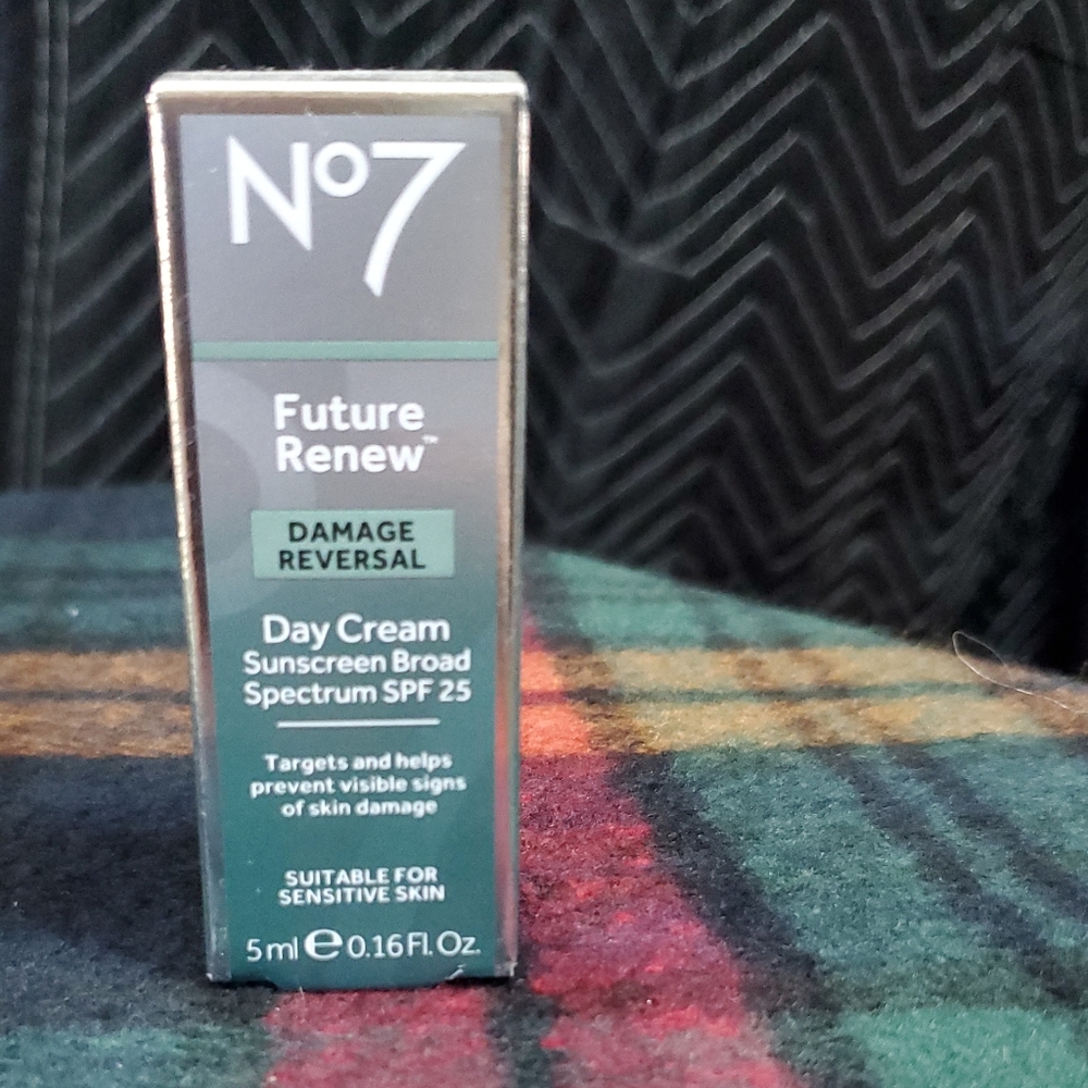 Future Renew Day Cream